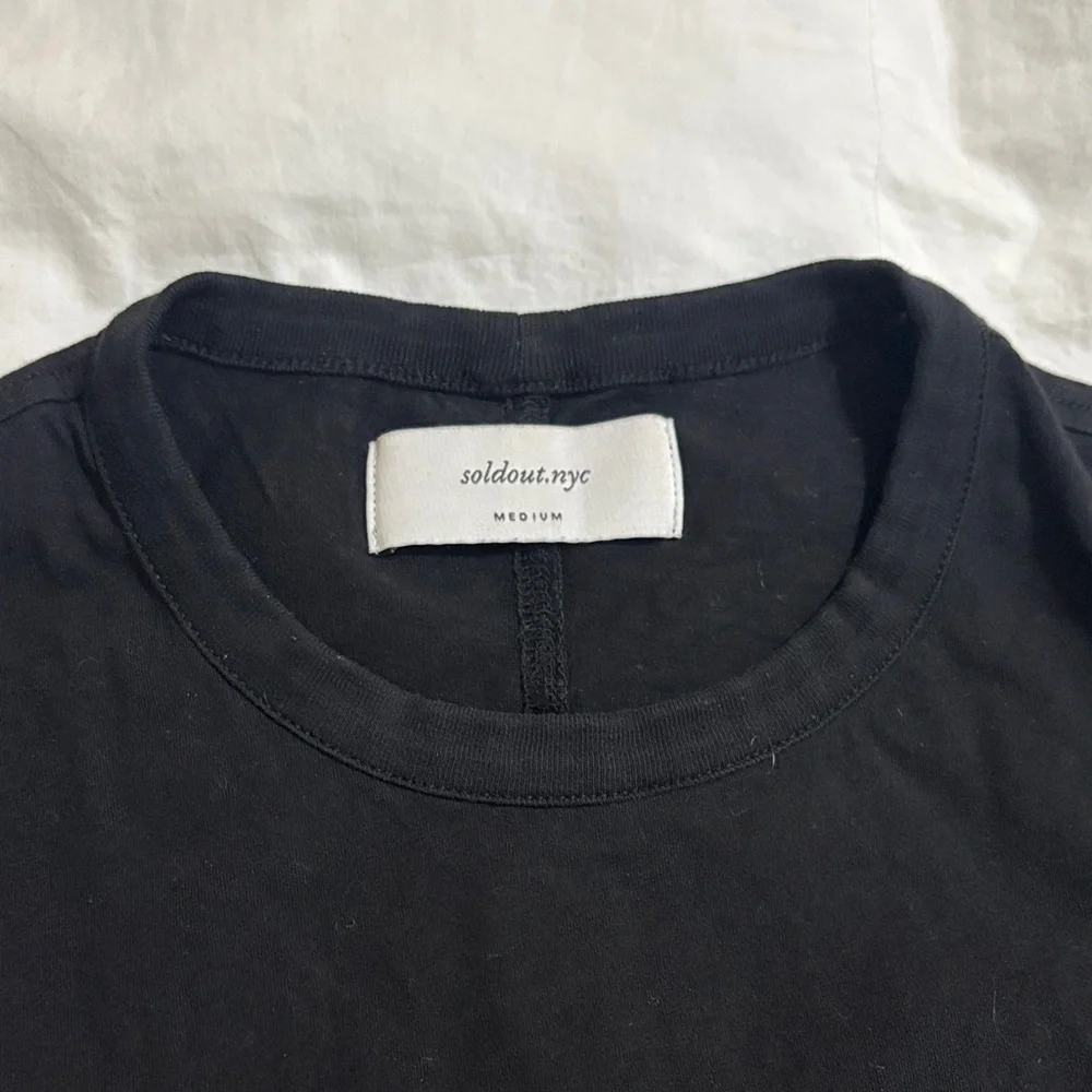 Sold out NYC  Black Women's Short Sleeve Tee - Picture 3 of 8